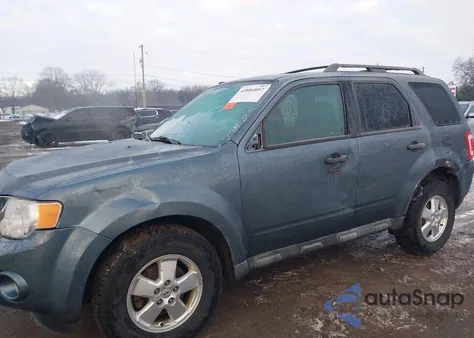 2012 Ford Escape Xlt z USA, uszkodzony, nr VIN 1FMCU9D74CKB65972